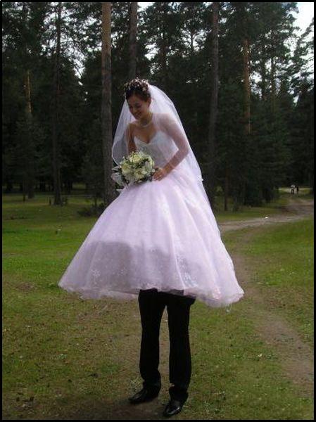 That's a weird wedding dress 