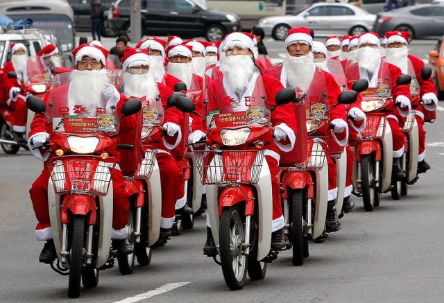 Santa Clauses moto