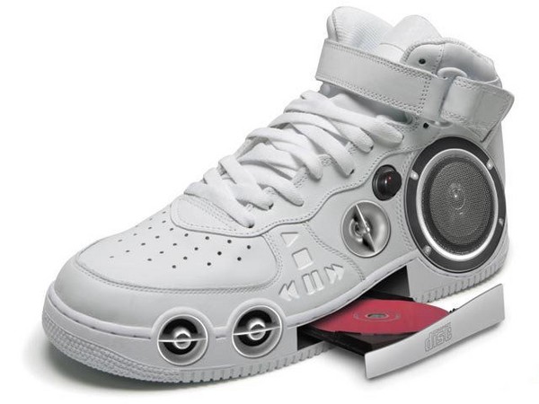 Shoe with a CD