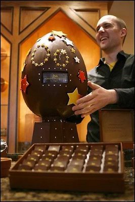 Wow! This big chocolate egg has been prepared in London for 87 000 ...