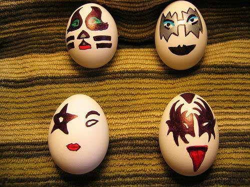 kiss eggs