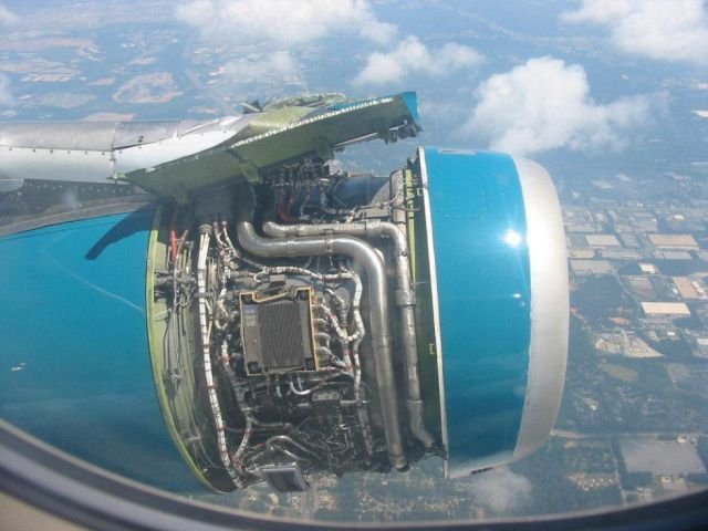 http://www.funny-potato.com/images/planes/plane-engine.jpg